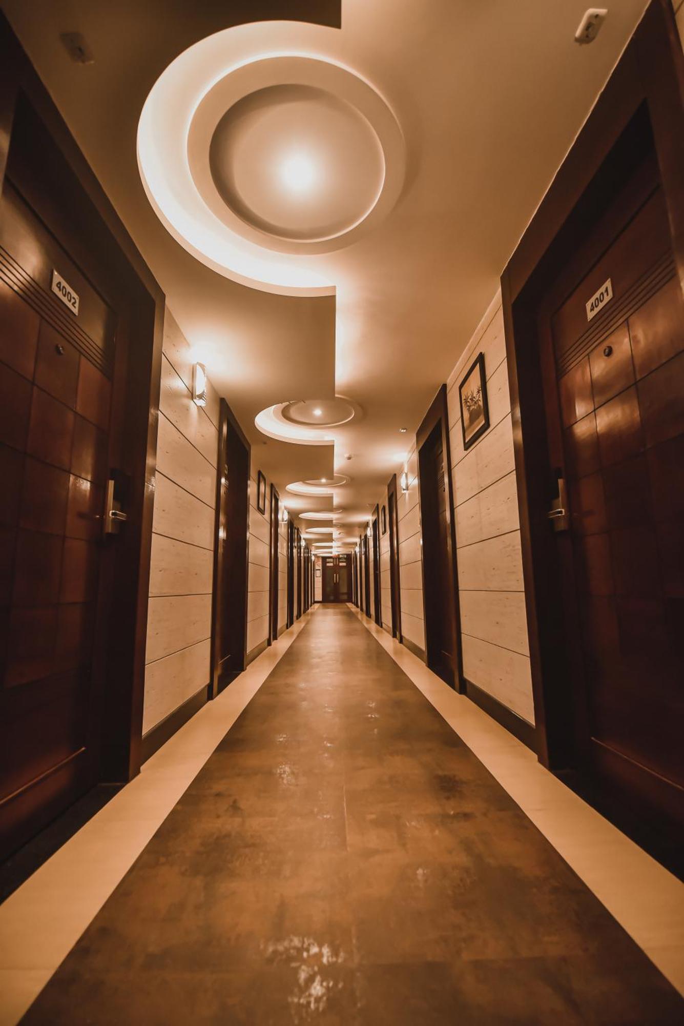Konark Grand Hotel Mirzāpur Eksteriør bilde