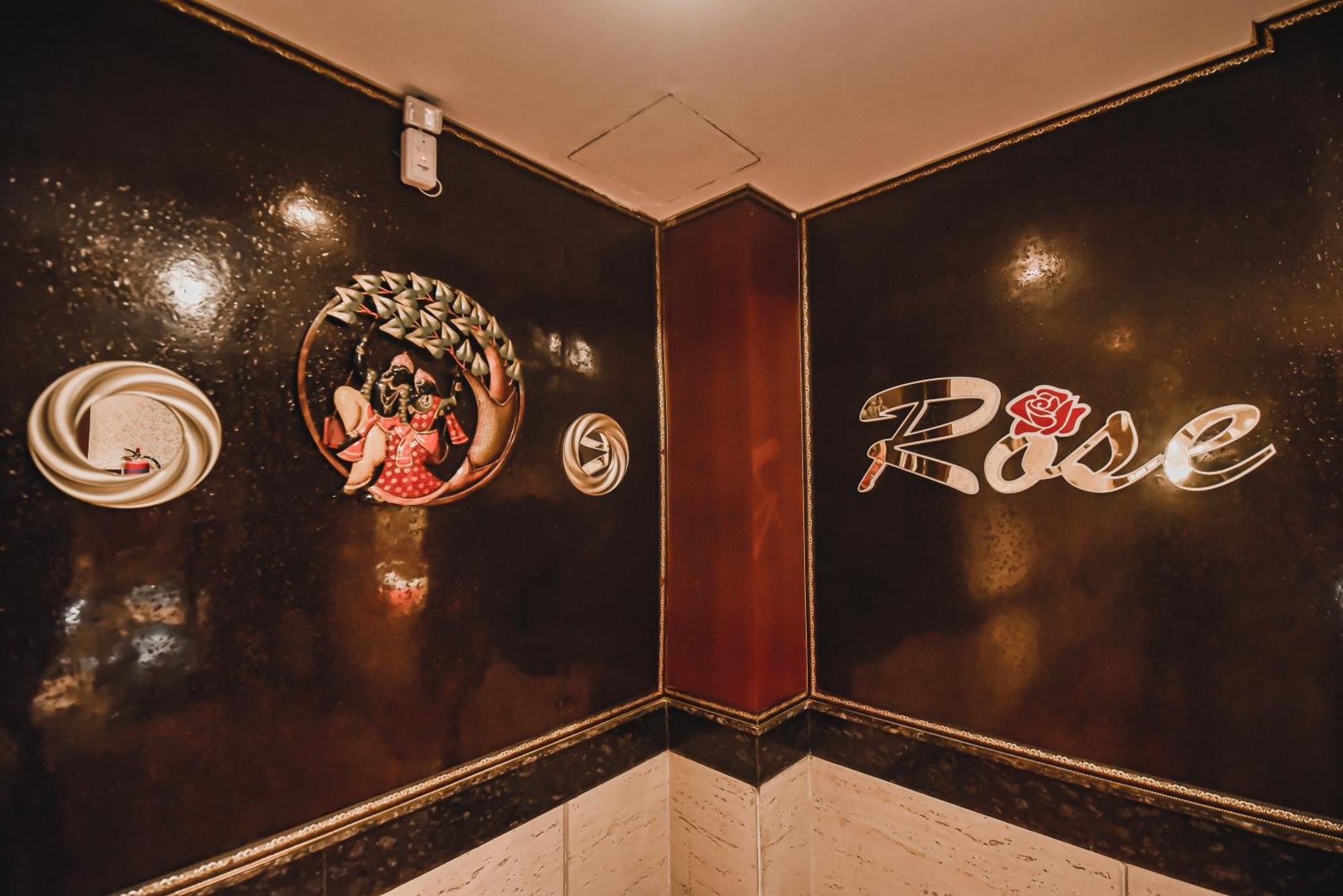 Konark Grand Hotel Mirzāpur Eksteriør bilde