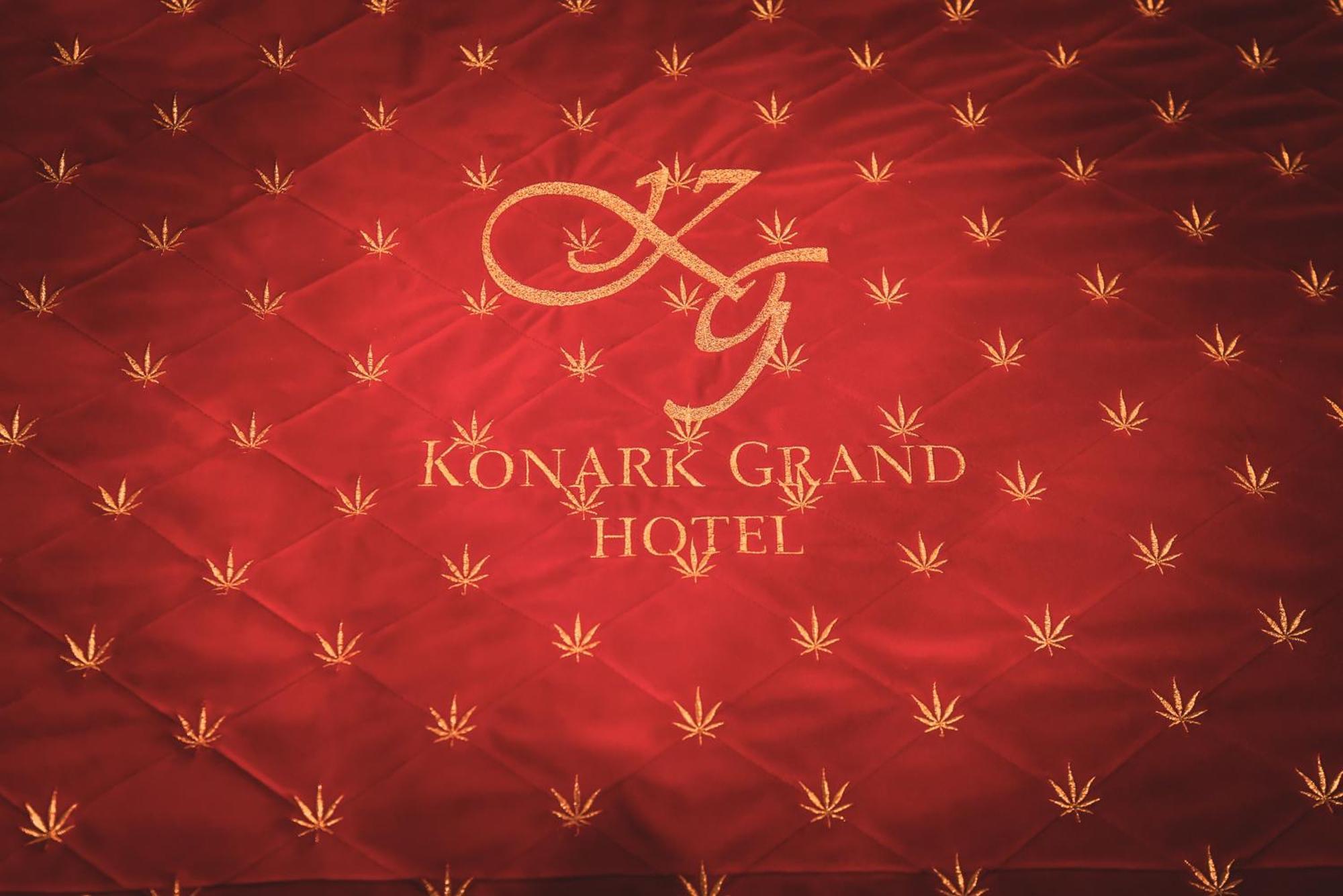 Konark Grand Hotel Mirzāpur Eksteriør bilde