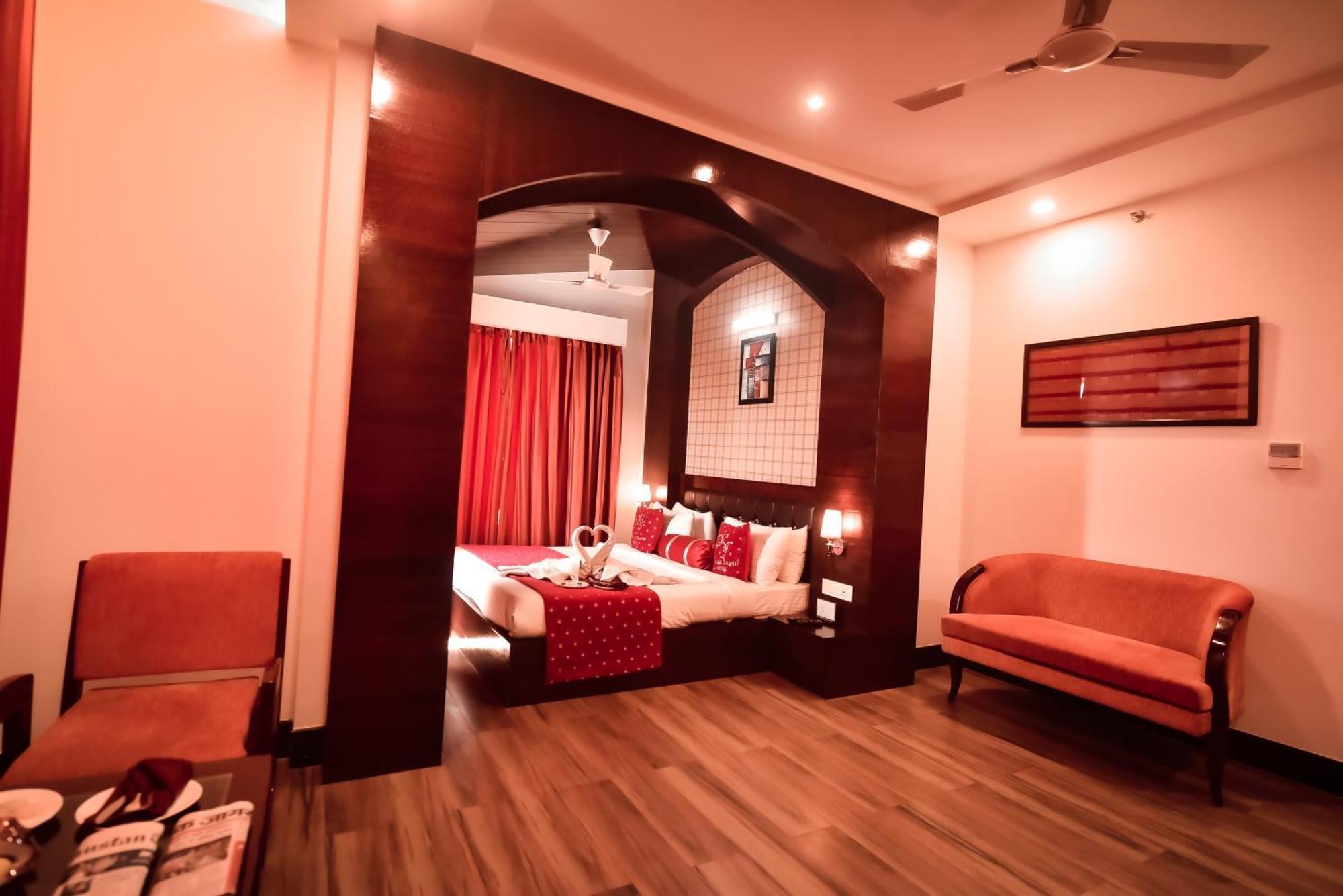 Konark Grand Hotel Mirzāpur Eksteriør bilde