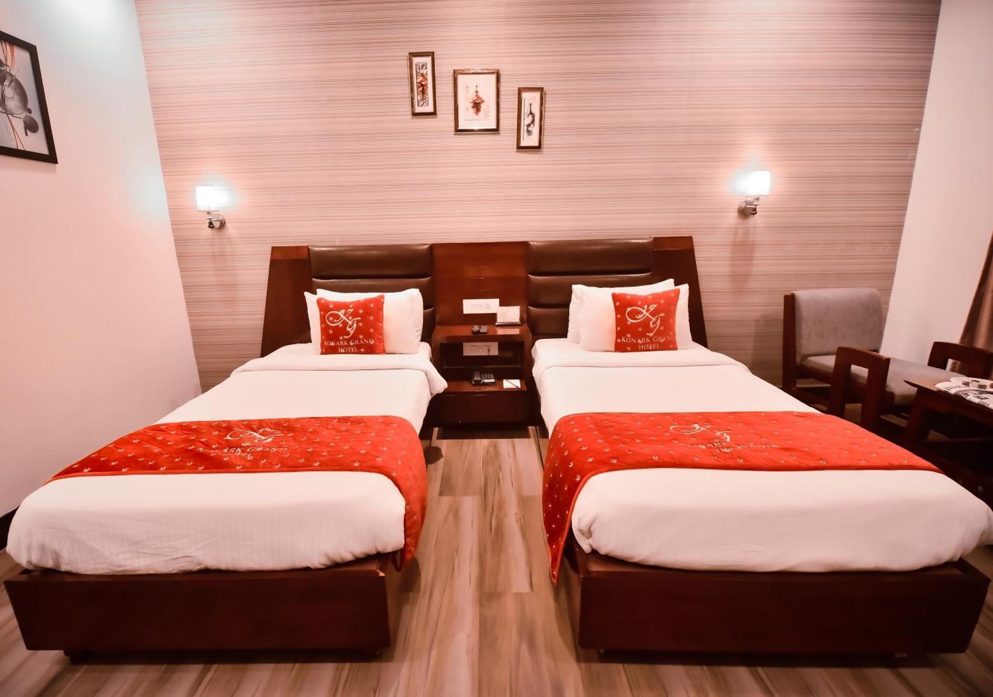 Konark Grand Hotel Mirzāpur Eksteriør bilde