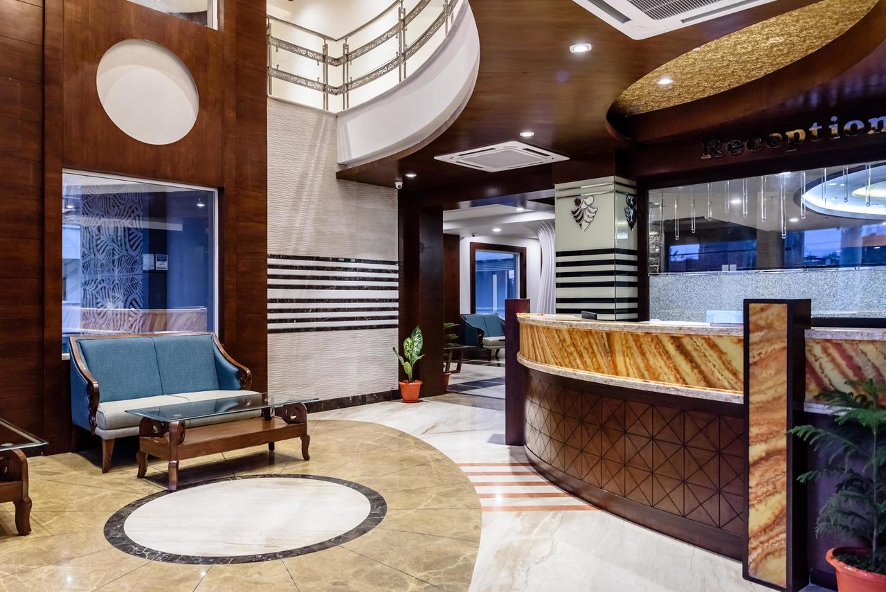 Konark Grand Hotel Mirzāpur Eksteriør bilde