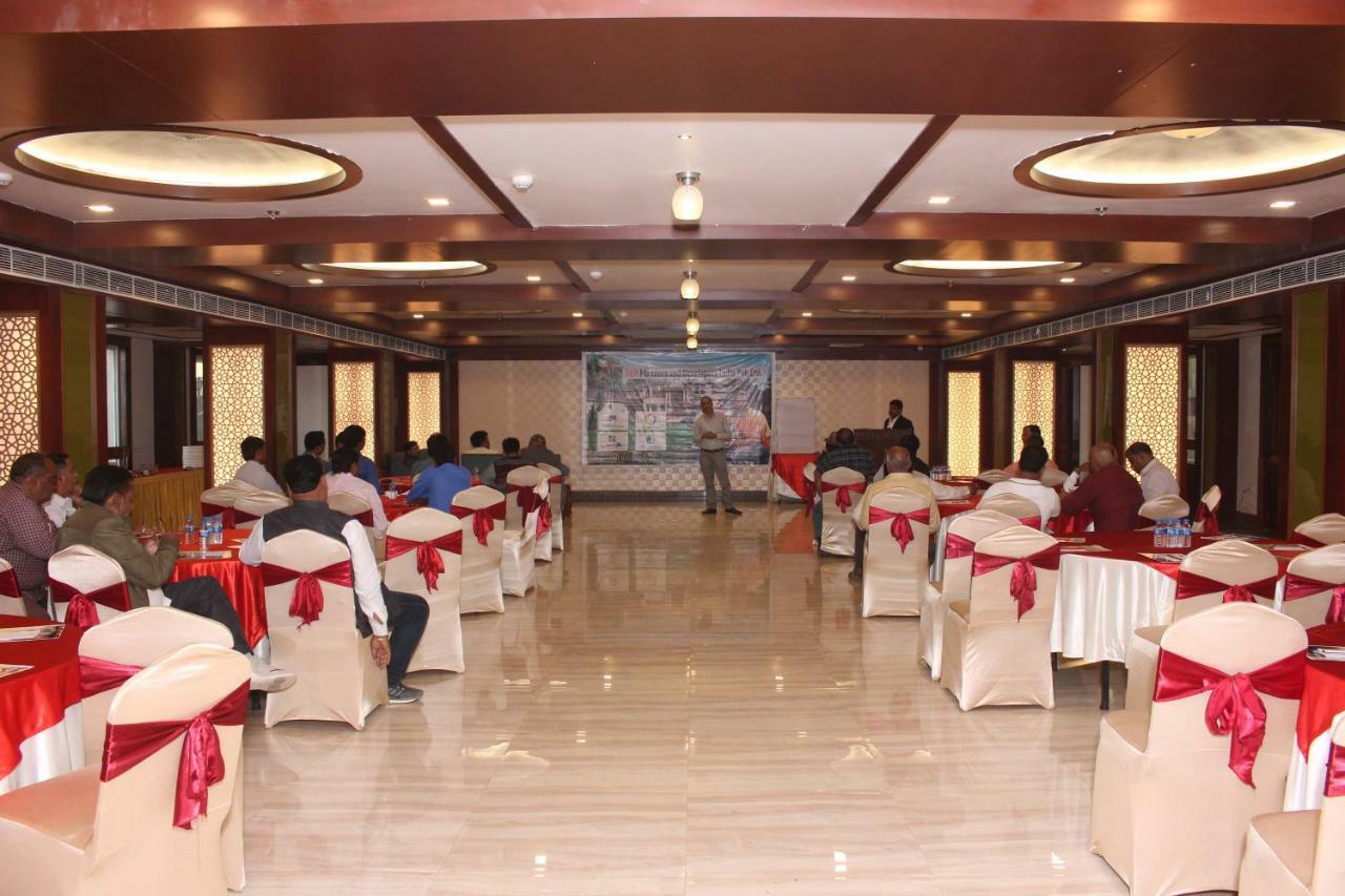 Konark Grand Hotel Mirzāpur Eksteriør bilde