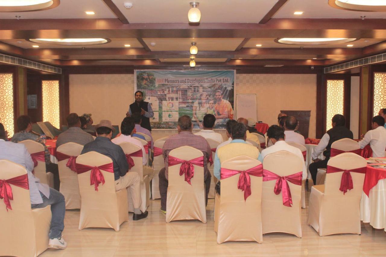 Konark Grand Hotel Mirzāpur Eksteriør bilde